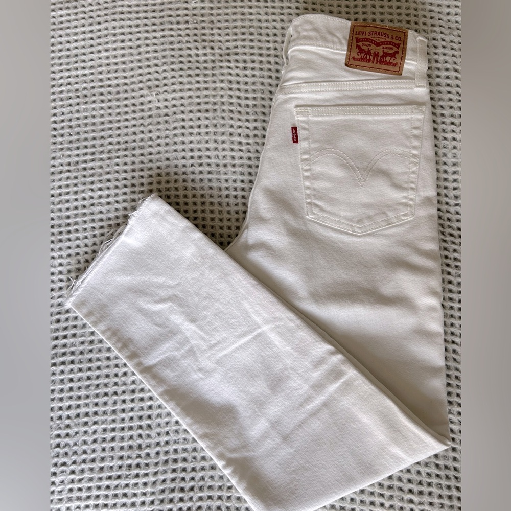 Levi’s Wedgie size28 in White